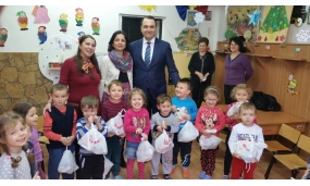 Cadouri Căminul pentru persoane vârstnice - 6 decembrie 2016