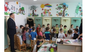 Cadouri de Moș Nicolae copiilor din grădinițe - 6 decembrie 2017