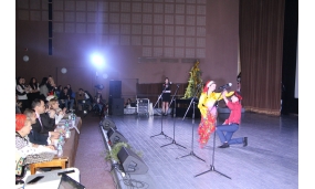 Moș Crăciun Muzical - 21 decembrie 2017