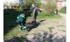 Curatenia de primavara cu elevii Scolii Gimnaziale "Alexandru Vlahuță" și ai Colegiului "Edmond Nicolau" - 19 aprilie 2018