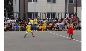 Inaugurarea terenului de sport al Scolii Gimnaziale "Alexandru Vlahuta" - 11 iunie 2018 