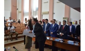 Premii in bani pentru elevele de 10 de la Bacalaureat - 27 iulie 2018