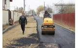 Și pe strada Cincinat Pavelescu a fost turnat primul strat de asfalt