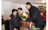 De Ziua Femeii Primarul Misăilă a premiat o focșăneancă de 100 de ani