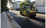 A fost turnat primul strat de asfalt pe strada Dornisoarei