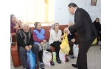 Cadouri de sărbători penru bătrânii de la Căminul pentru Persoane Vârstnice din Focșani