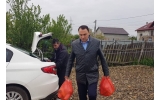 Pachete cu ocazia Sărbătorilor de Paște familiilor nevoiașe ce locuiesc în modulele de pe strada Tisa