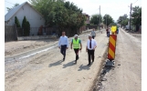Continuă lucrările de reabilitare și refacere a străzilor din oraș